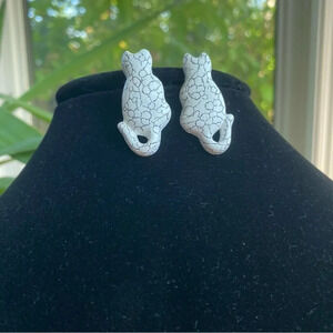 Crackle Cat Earnings Perched